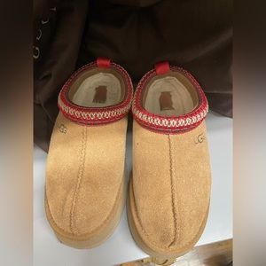 Uggs Tazz SlipOn Platforms Size 6